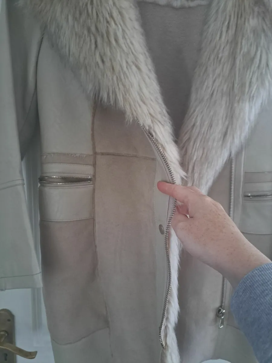 Beautiful River Island Coat - Image 2