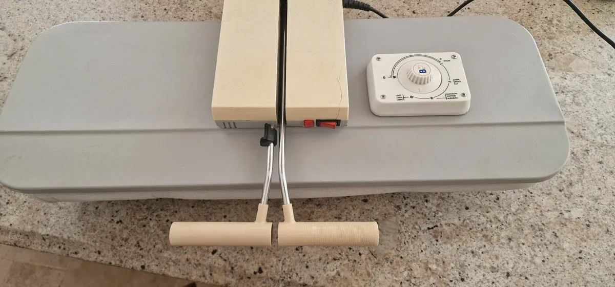 Ironing press - Image 1