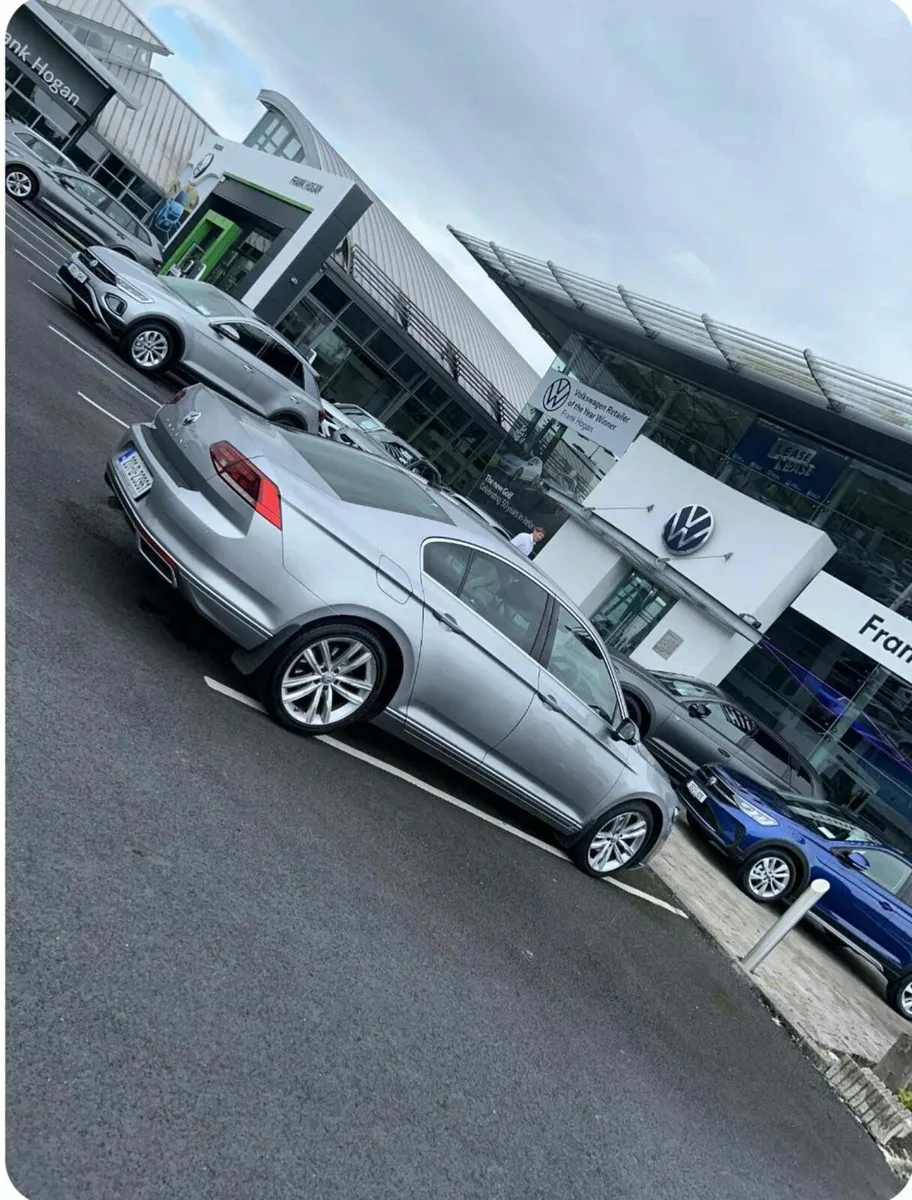 Volkswagen Passat 2020 - Image 2