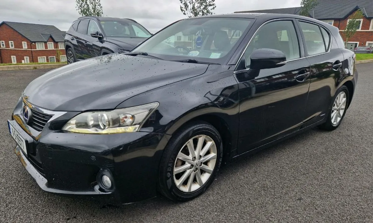 Lexus Ct200h - Image 1