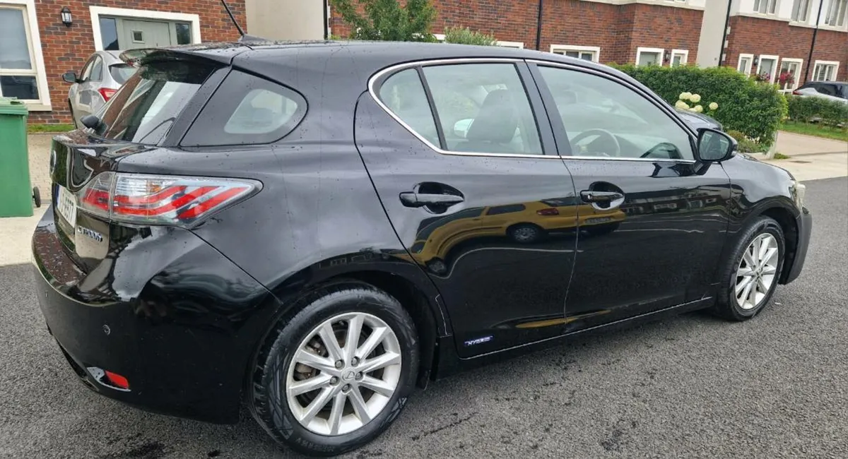 Lexus Ct200h - Image 4