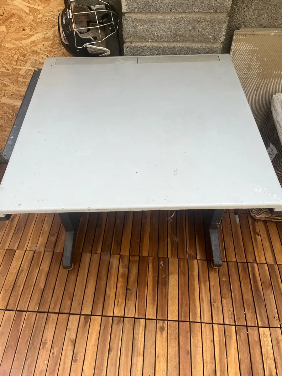 Study table - Image 2
