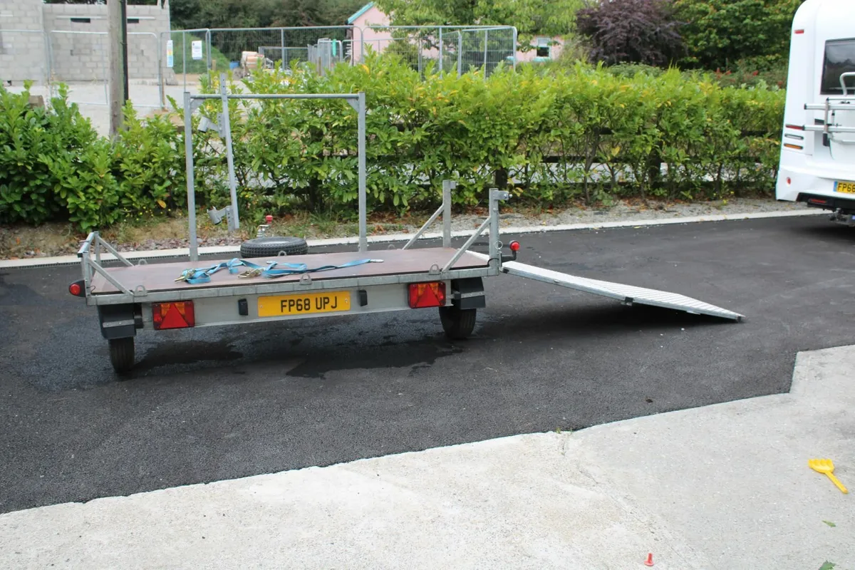 Trailer - Image 1