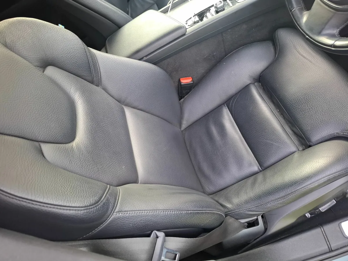 Volvo V60 2021 cross country auto - Image 4