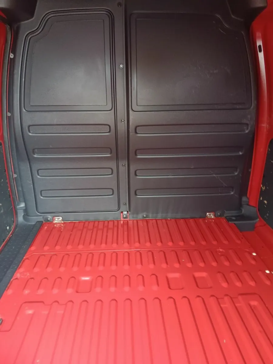 Caddy van - Image 4