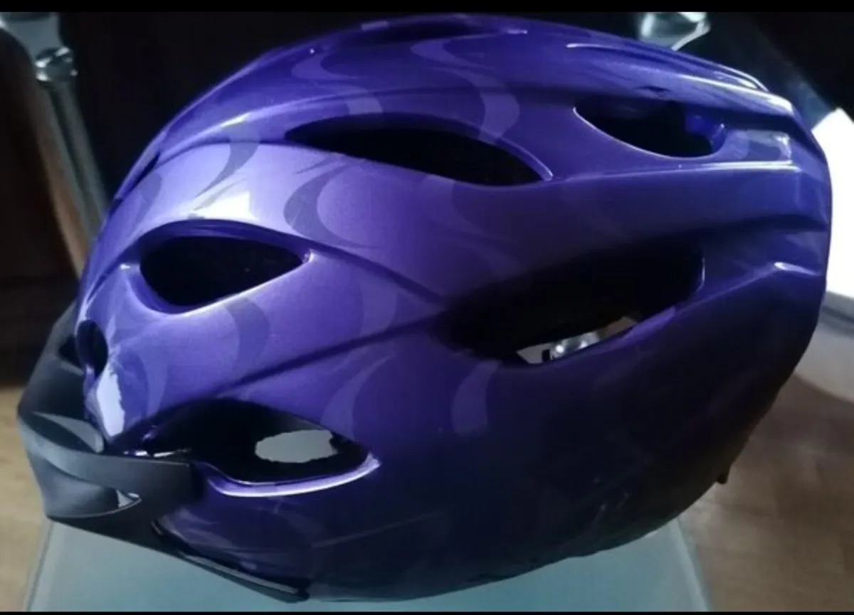 Bicycle Helmet - Image 2