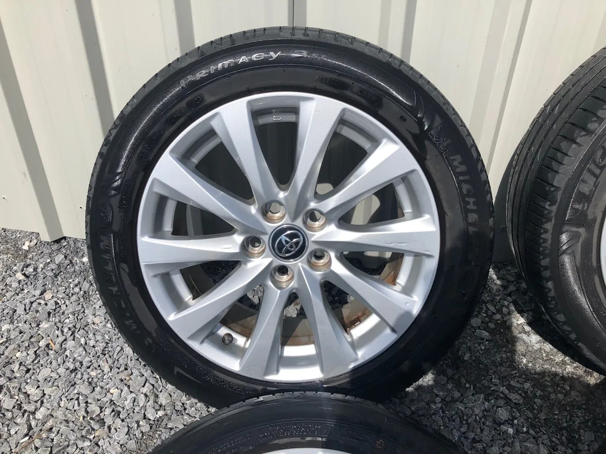 Genuine Toyota Camry alloys 17” - Image 2