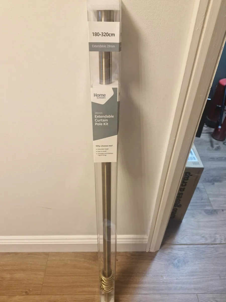 Curtain pole - Image 1