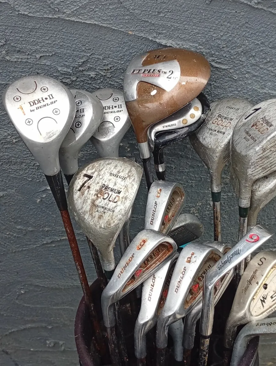 Golfing - Image 2