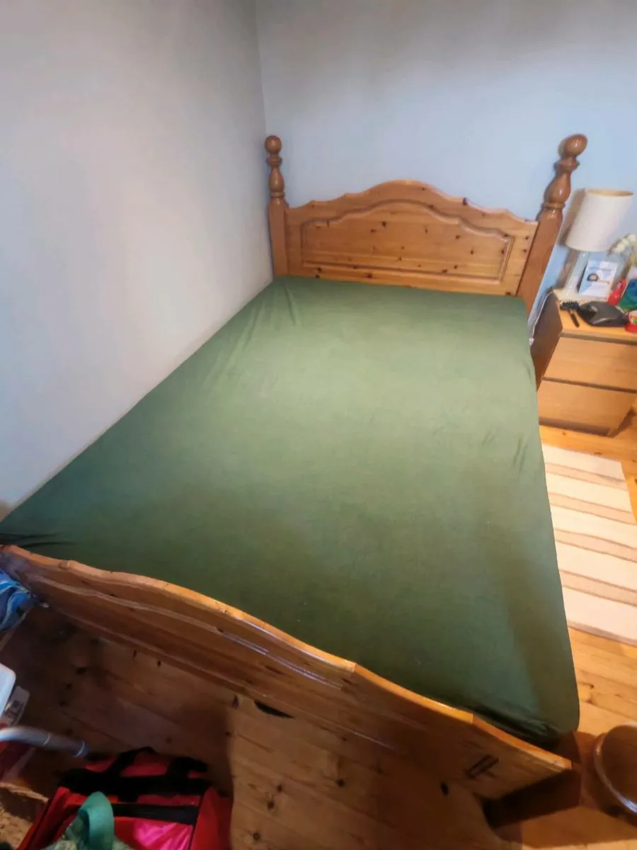 Bed and mattress - Image 1