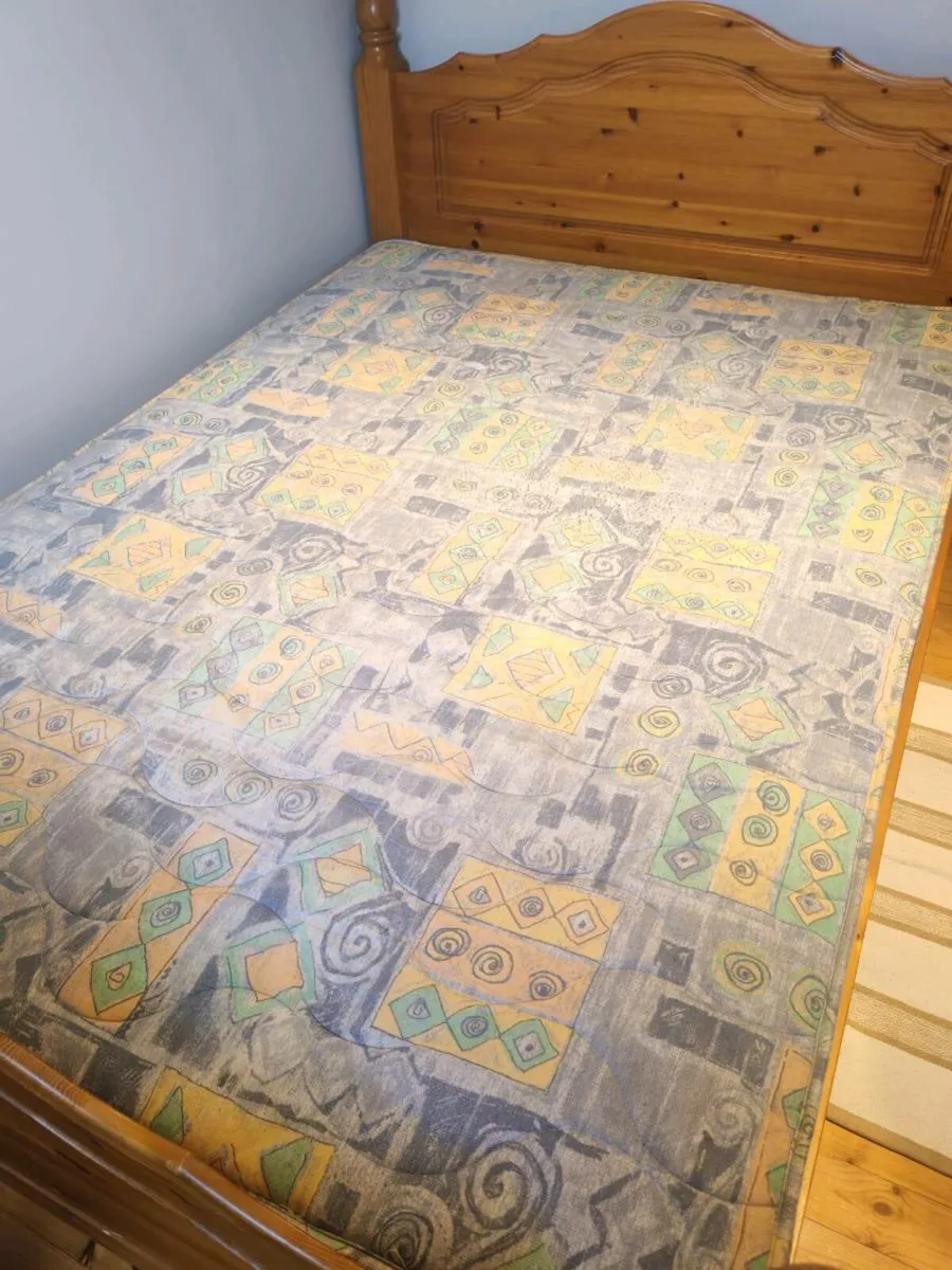 Bed and mattress - Image 2