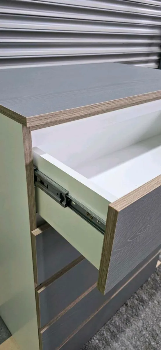 Chest of drawers - Image 3
