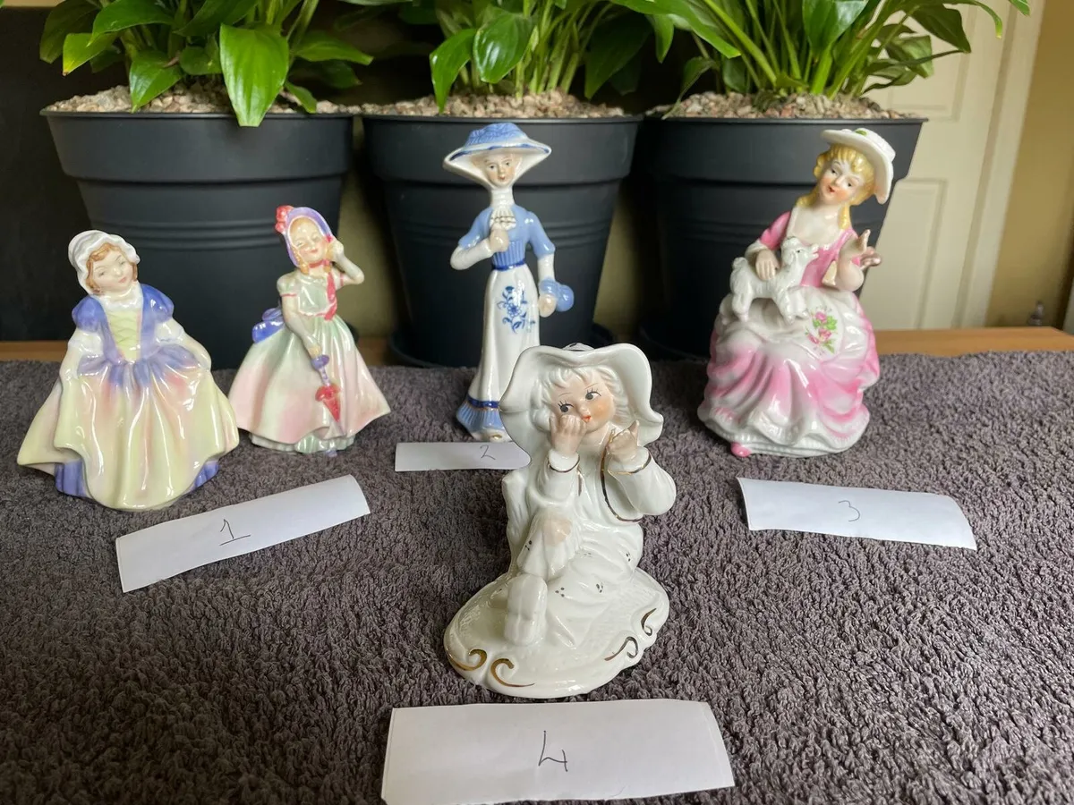 Lady figure - Image 1