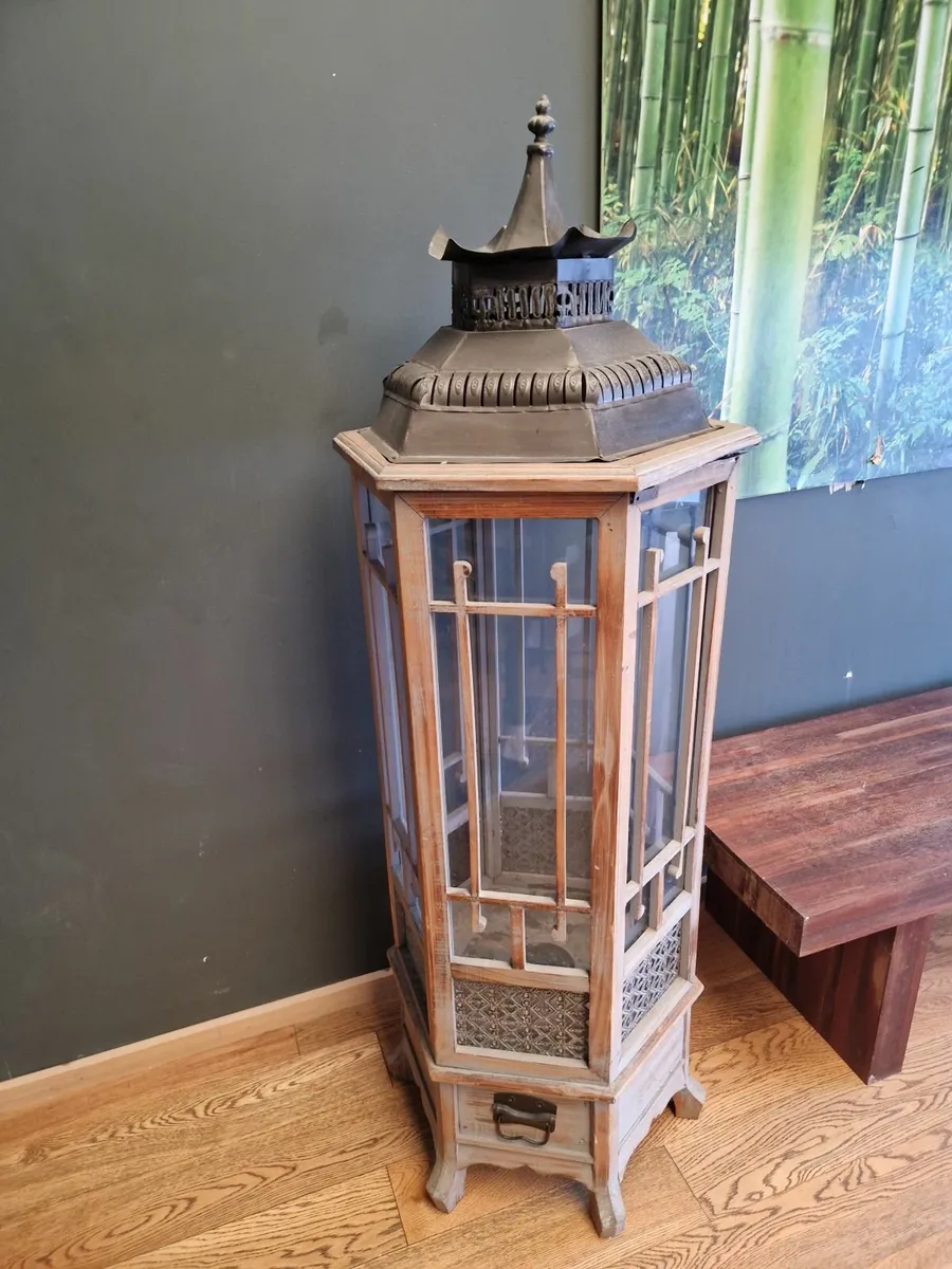 Lantern, oversized