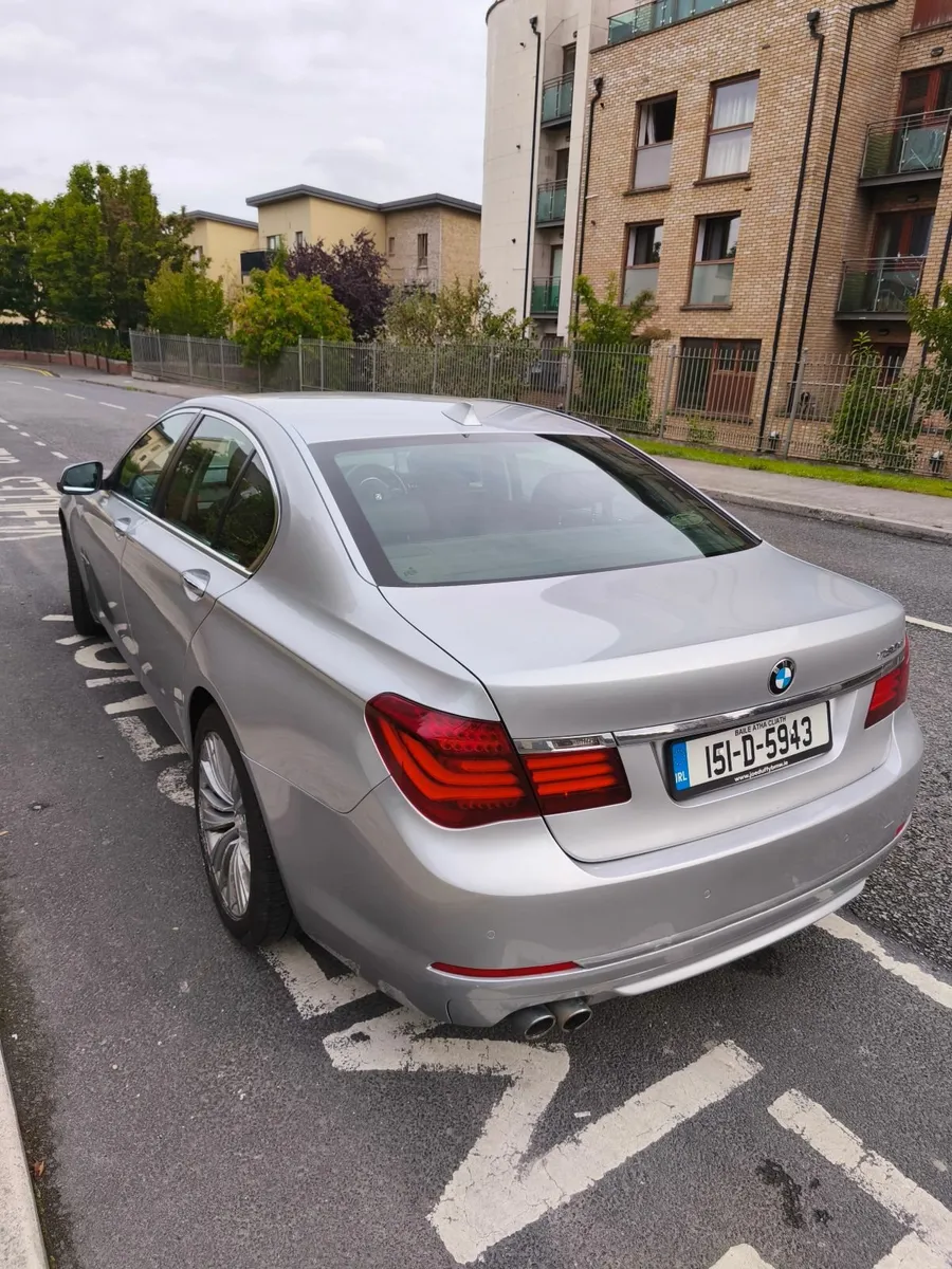 BMW 7-Series 2015 - Image 4