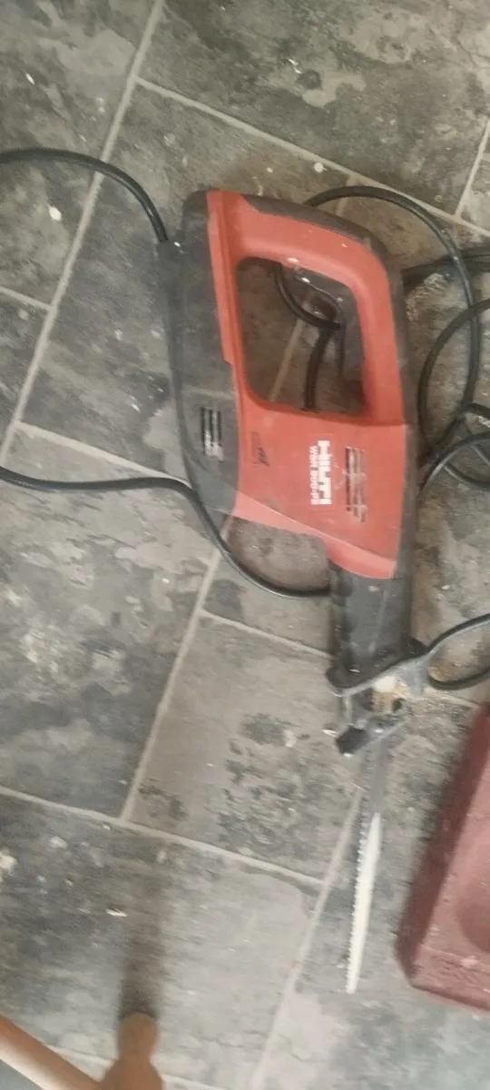 Reciprocating saw - Image 1