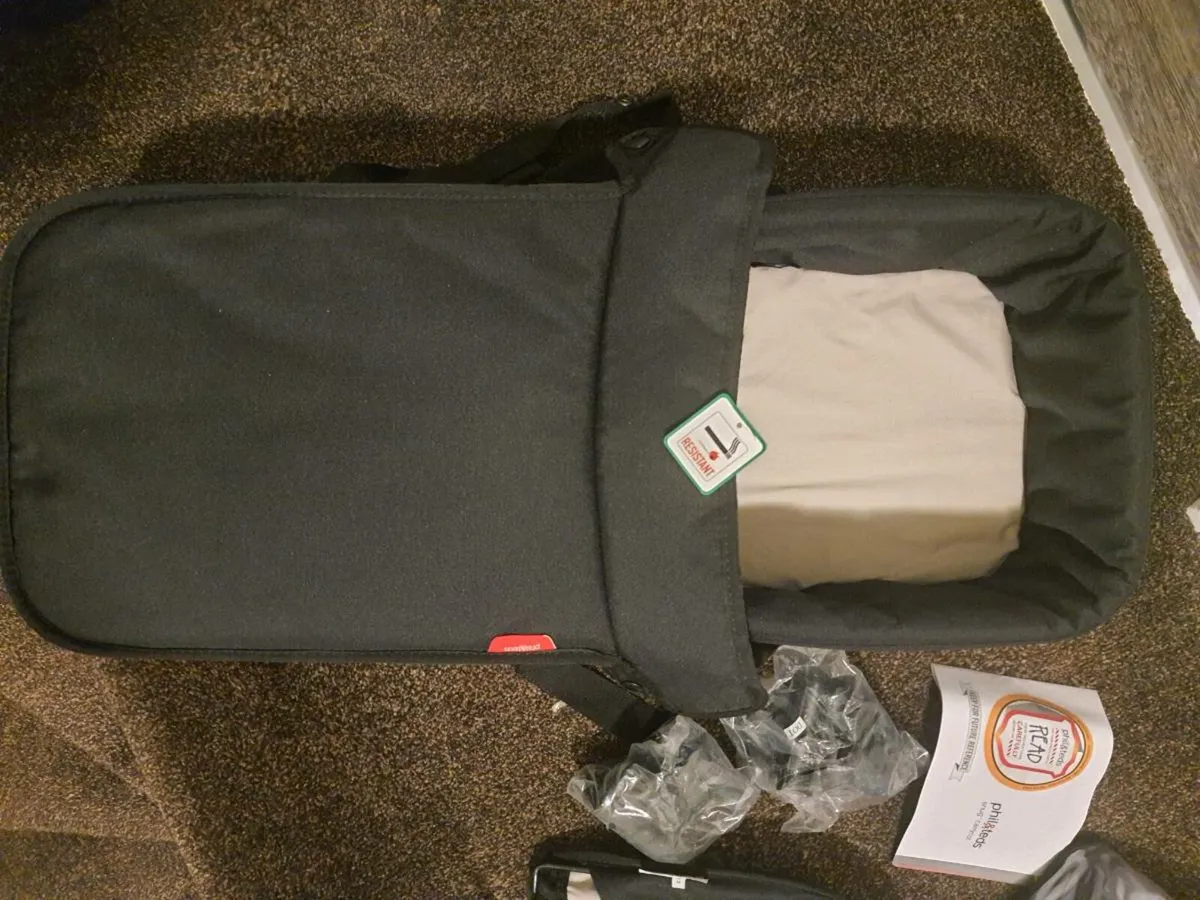 Phil&Teds carrycot - Image 2
