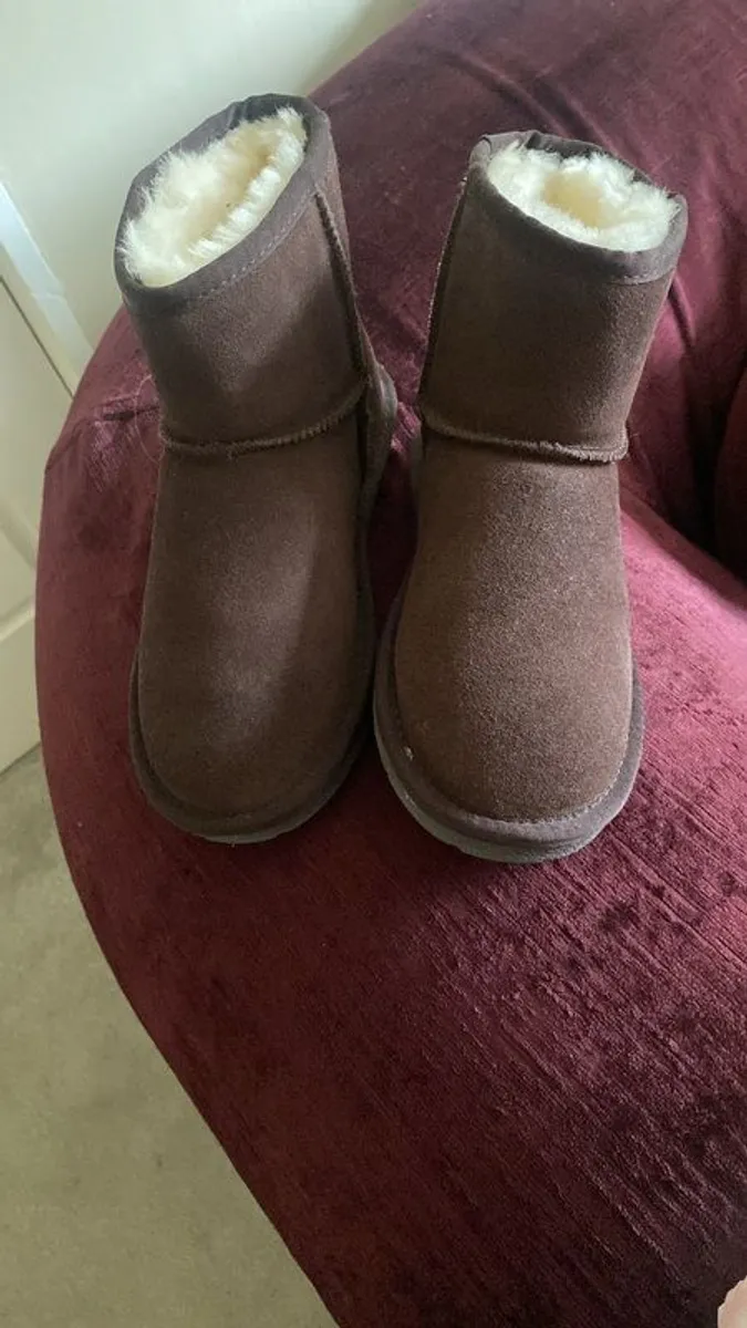 ugg boots chocolate brown - Image 1