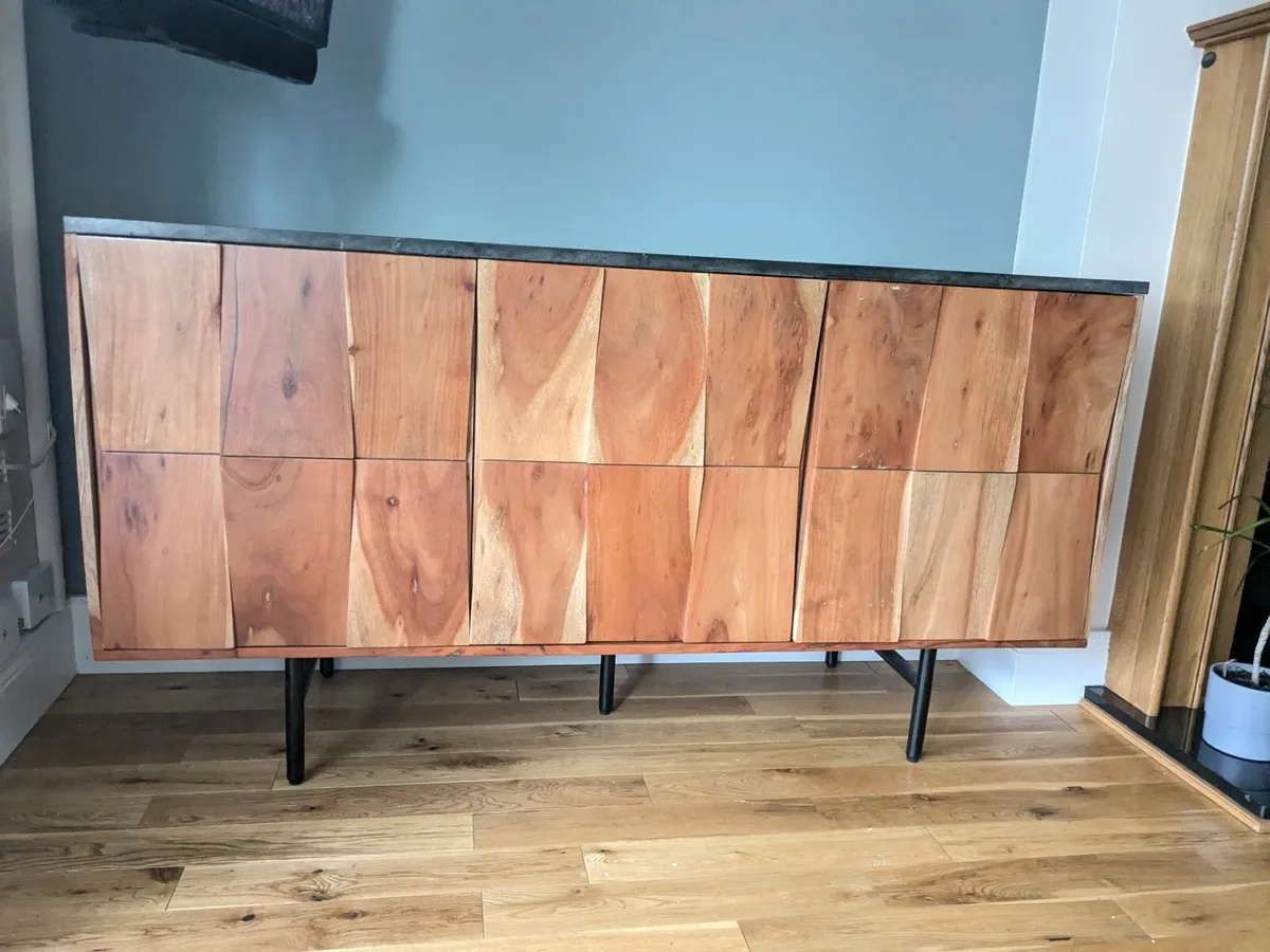 Living room unit - Image 1