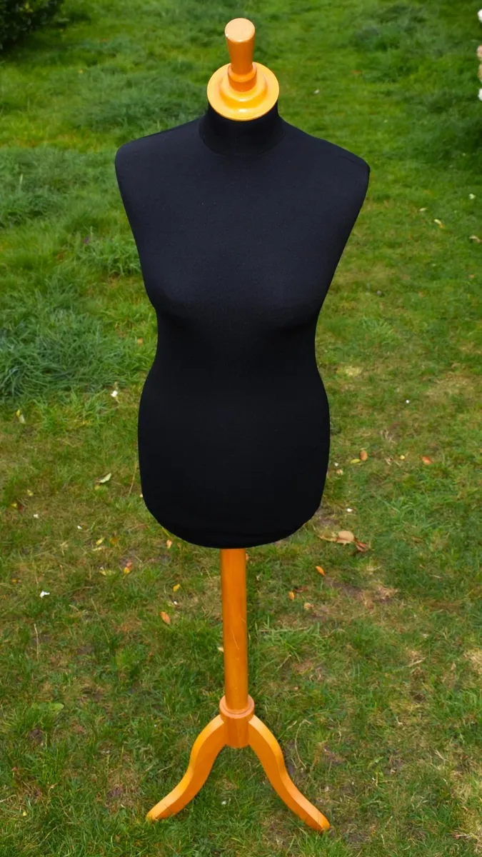Black Dress Female Mannequin Size 10 - Image 1