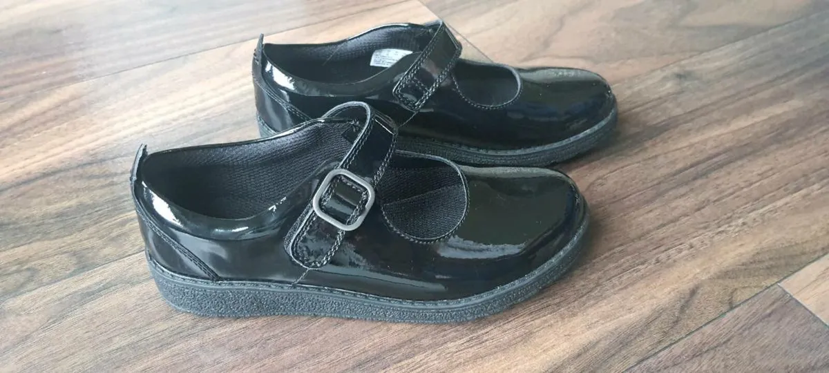 Clarks girl shoes - Image 2