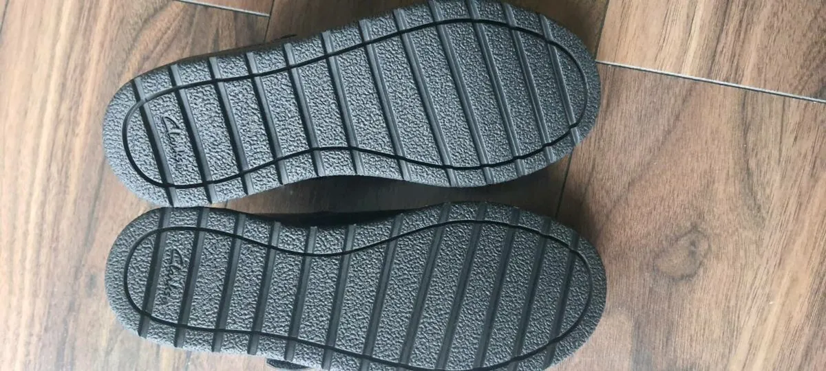 Clarks girl shoes - Image 3