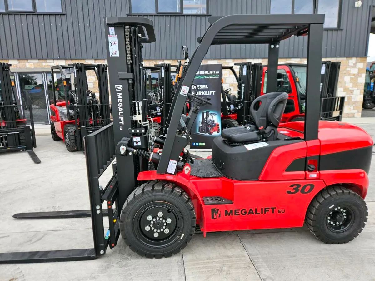 Megalift 3 tonne forklifts - Image 3