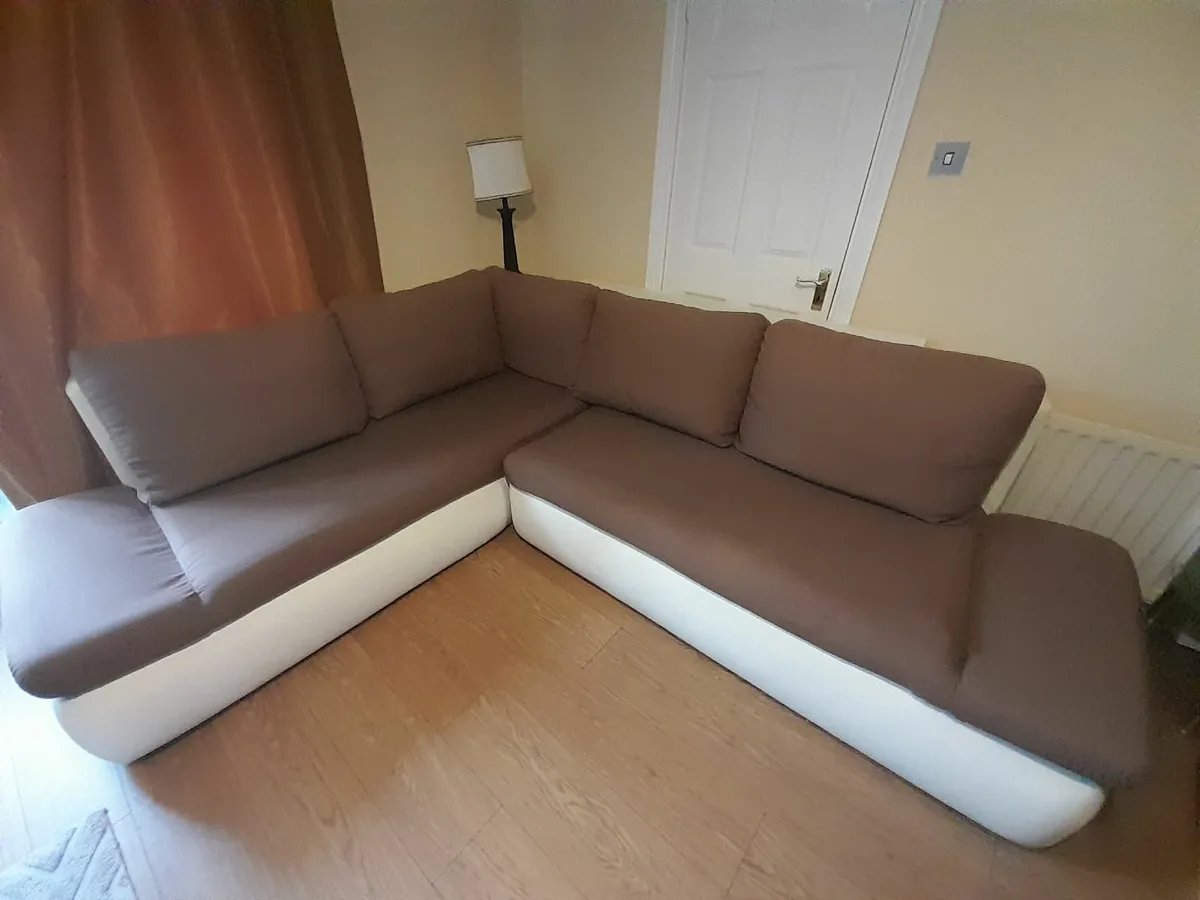 Corner sofa - Image 1