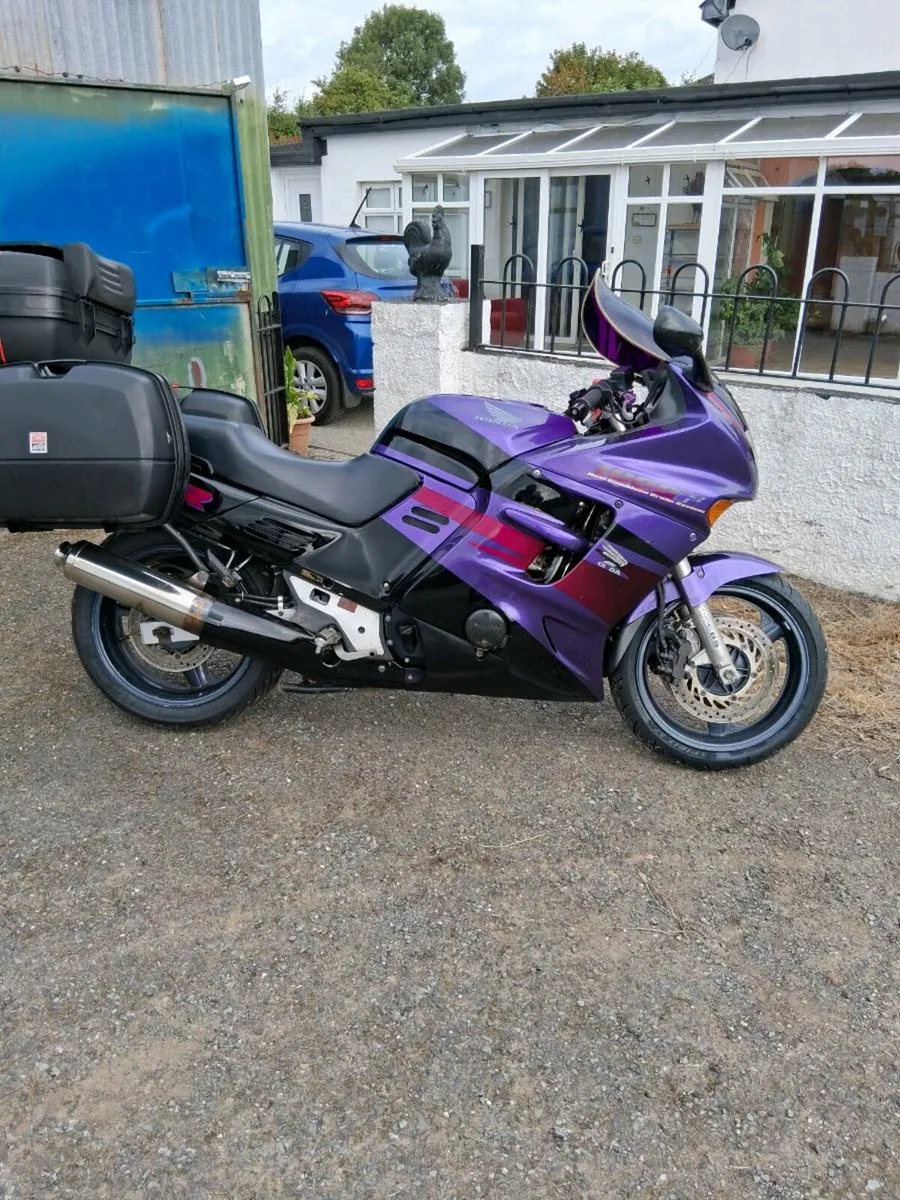 Honda CBR 1000F - Image 1