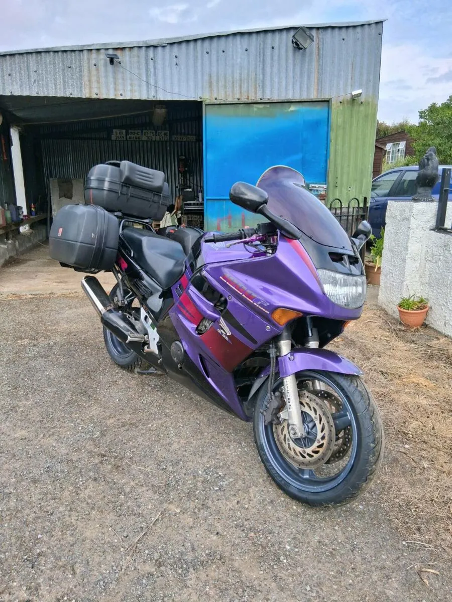 Honda CBR 1000F - Image 2