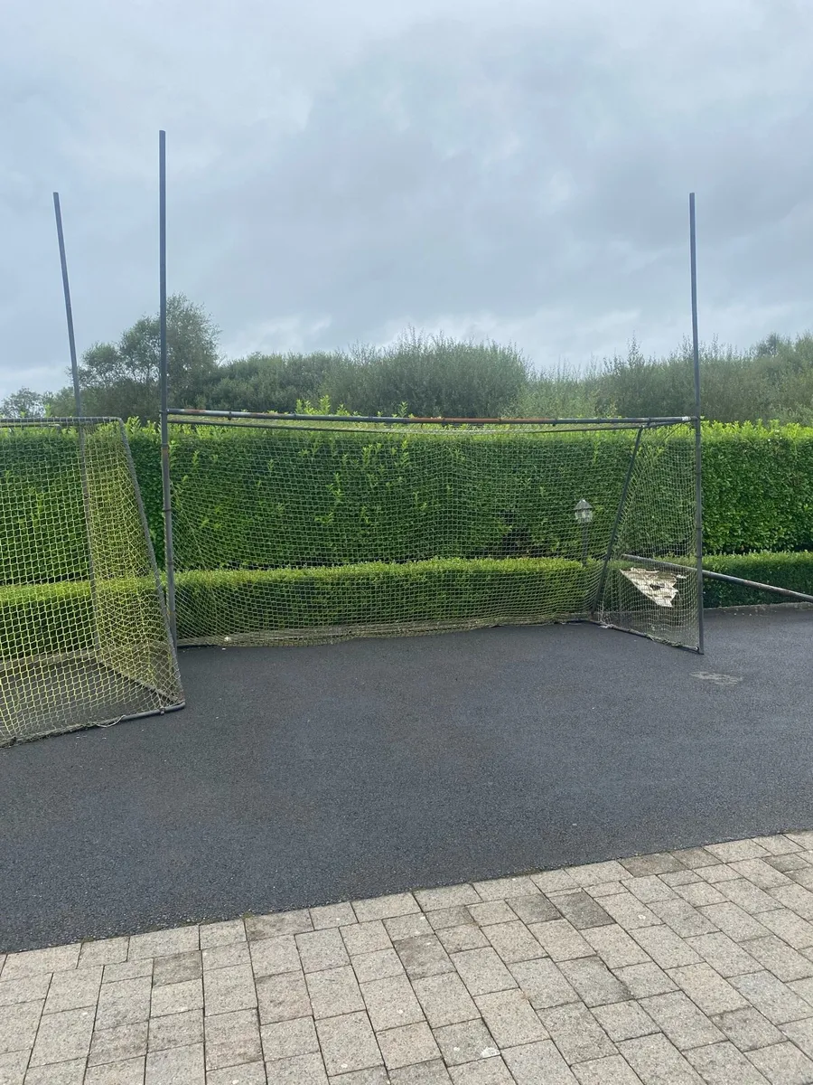 Goal posts - Image 1