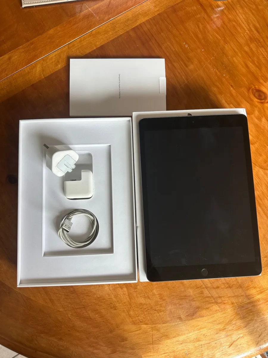 iPad 8th Boxed 32gb - Image 2