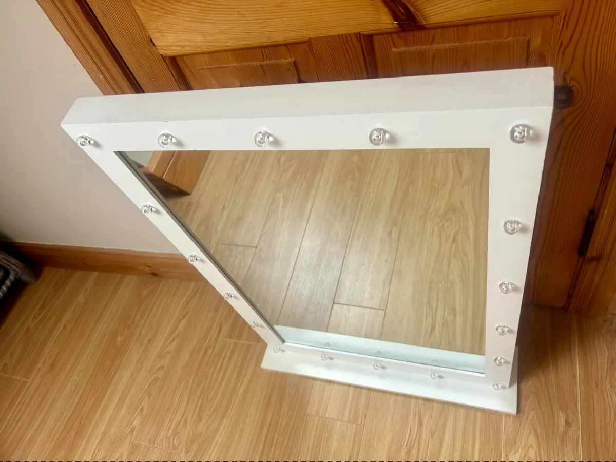 LED Hollywood Mirror - Image 3