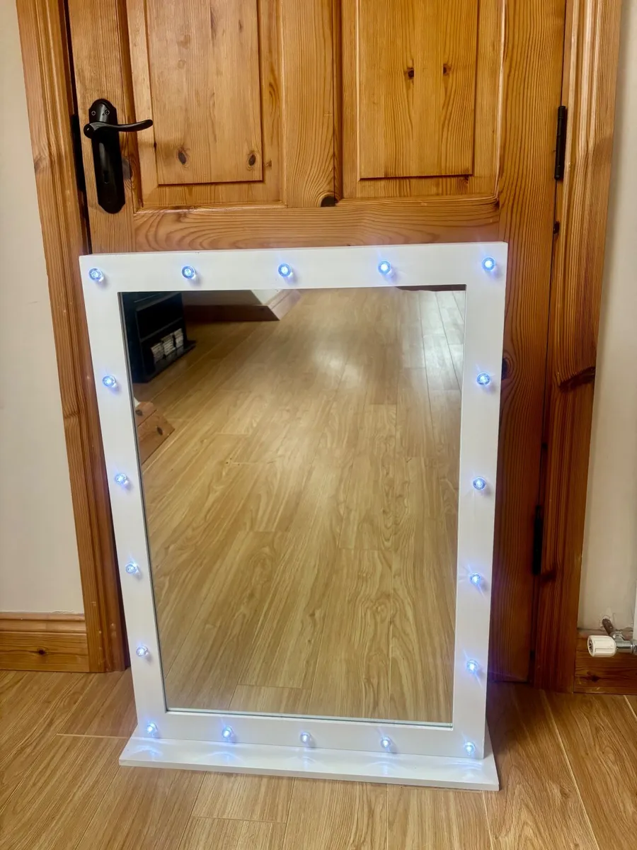 LED Hollywood Mirror - Image 4