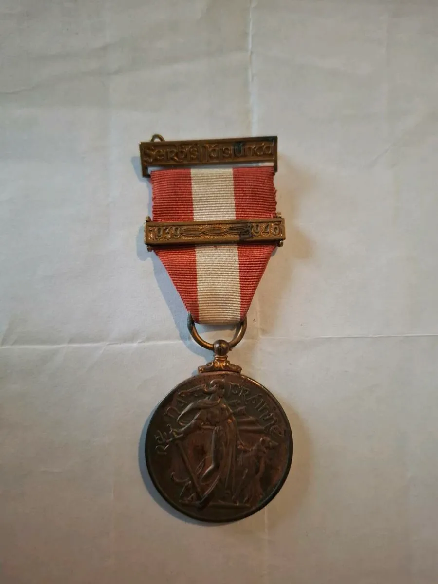 Irish medal - Image 2