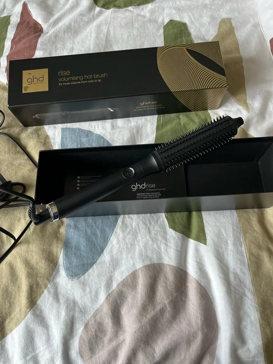 GHD Rise hair styling brush - Image 1