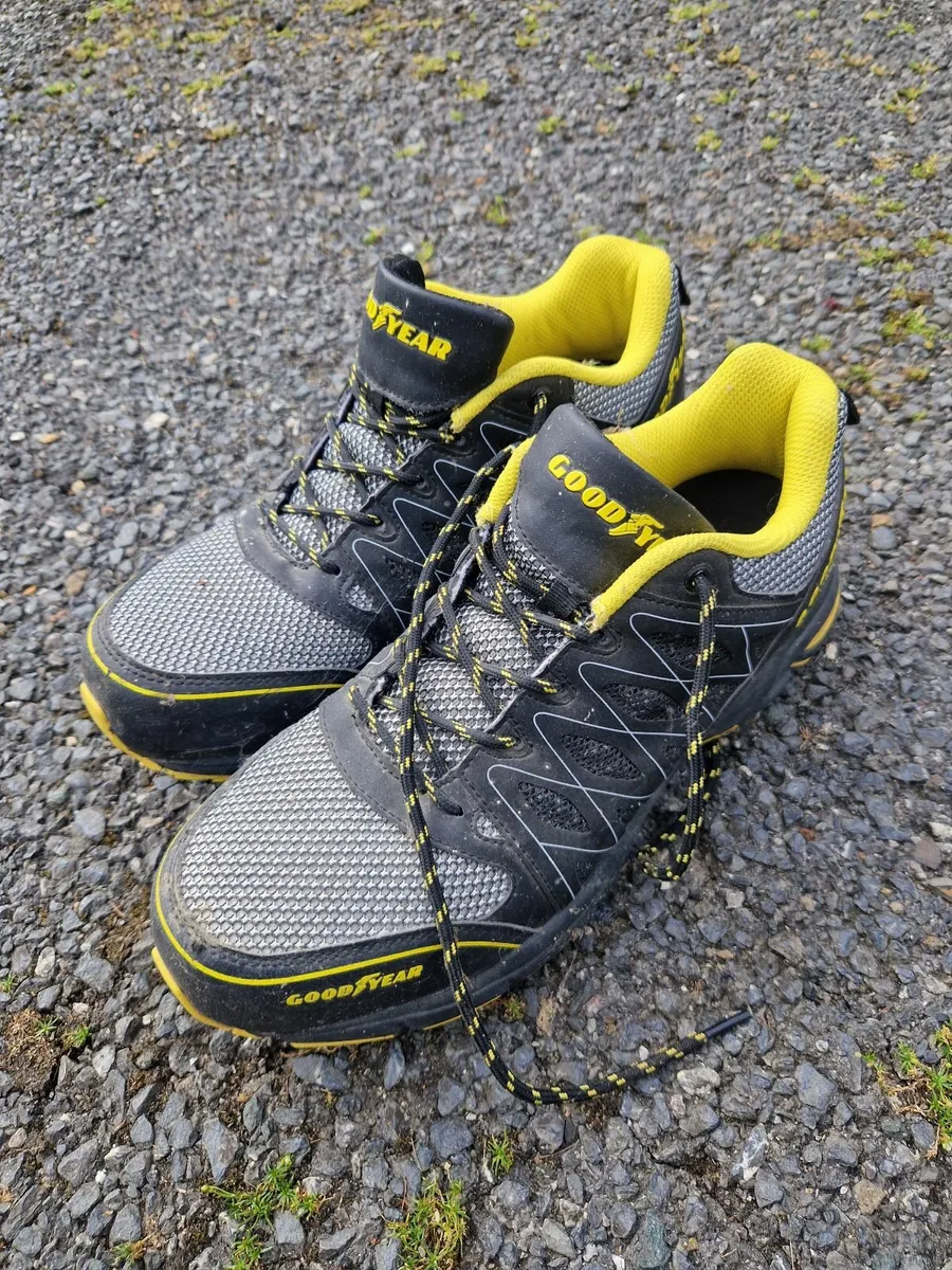 Goodyear work shoes mens 7.5 - Image 2