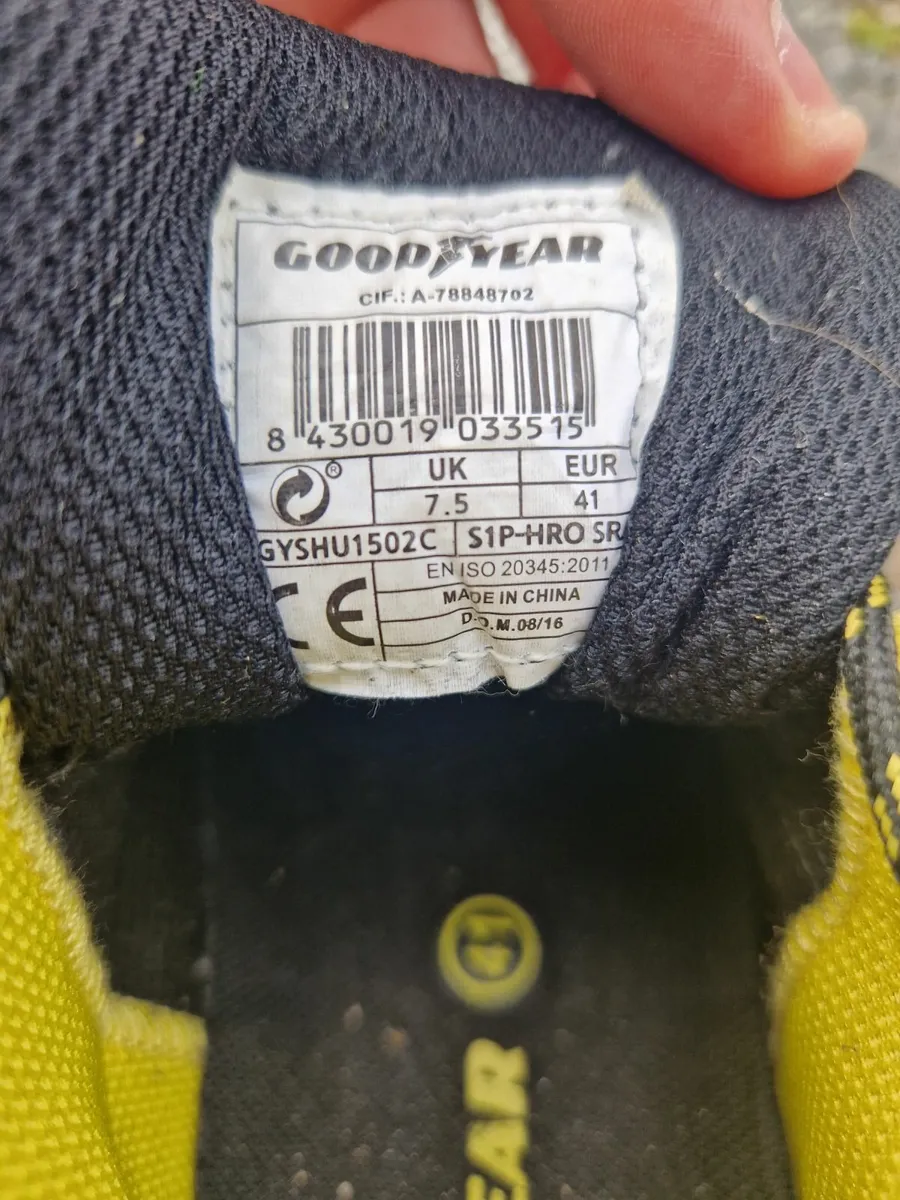 Goodyear work shoes mens 7.5 - Image 3