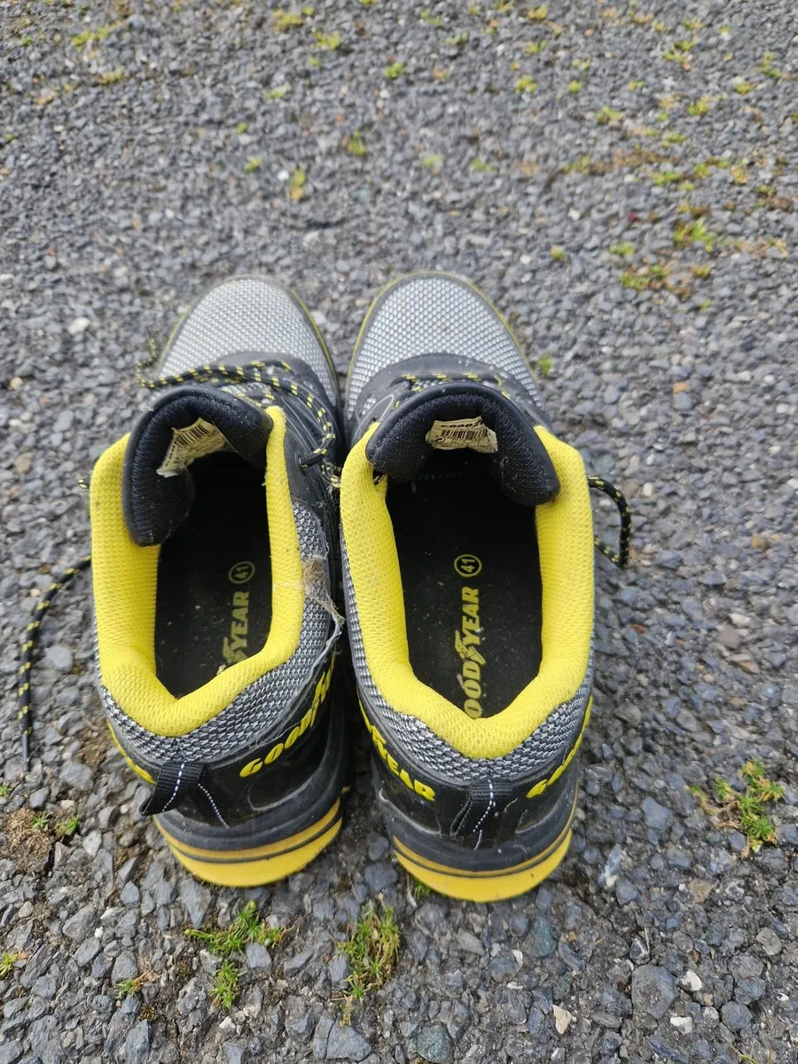 Goodyear work shoes mens 7.5 - Image 4