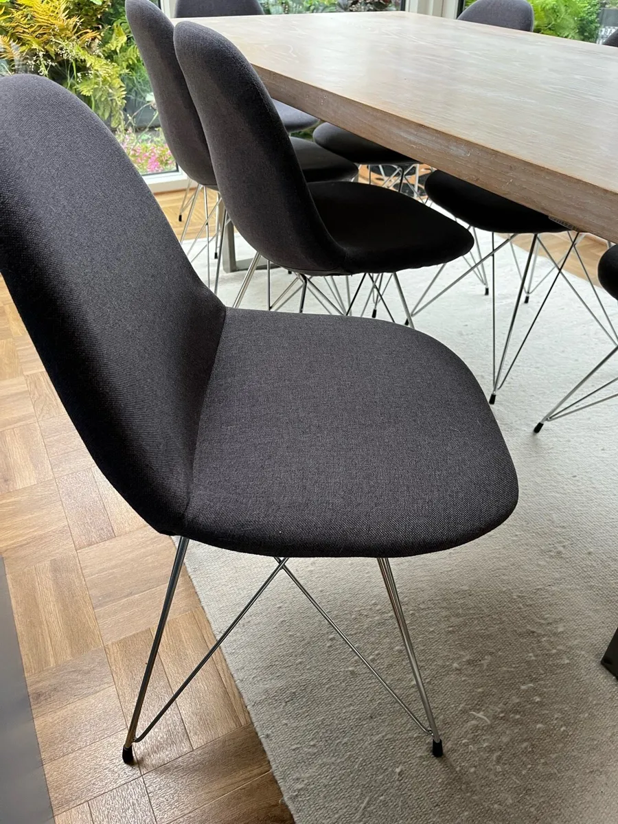 Dining room chairs x 7 - Image 1