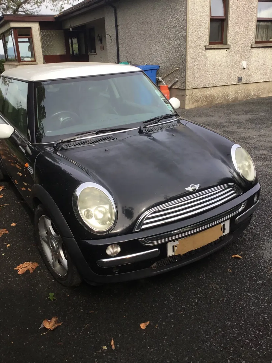 Mini Cooper 2002 - Image 1