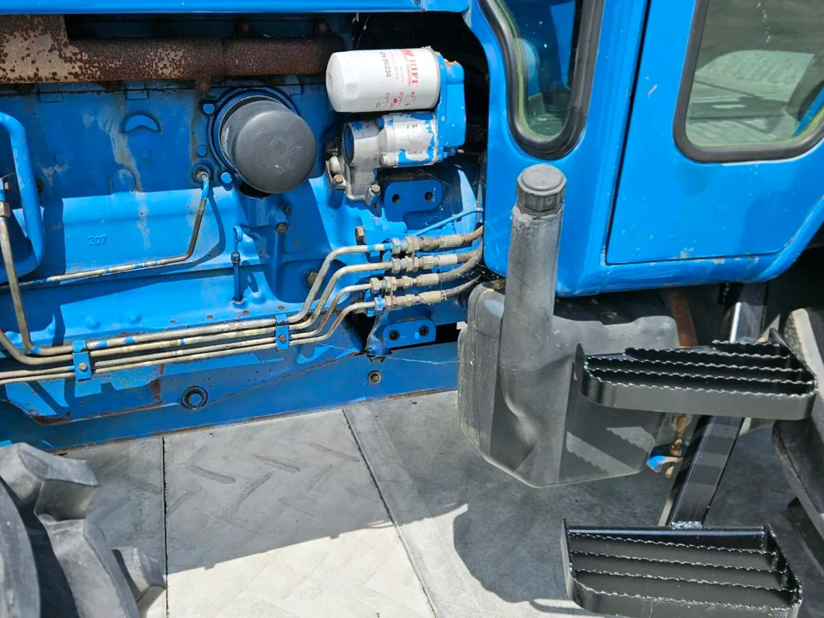 Ford 7810 series 3 low hours - Image 4