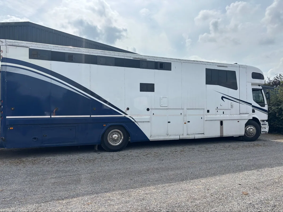 Renault  2005 Horse box for sale .