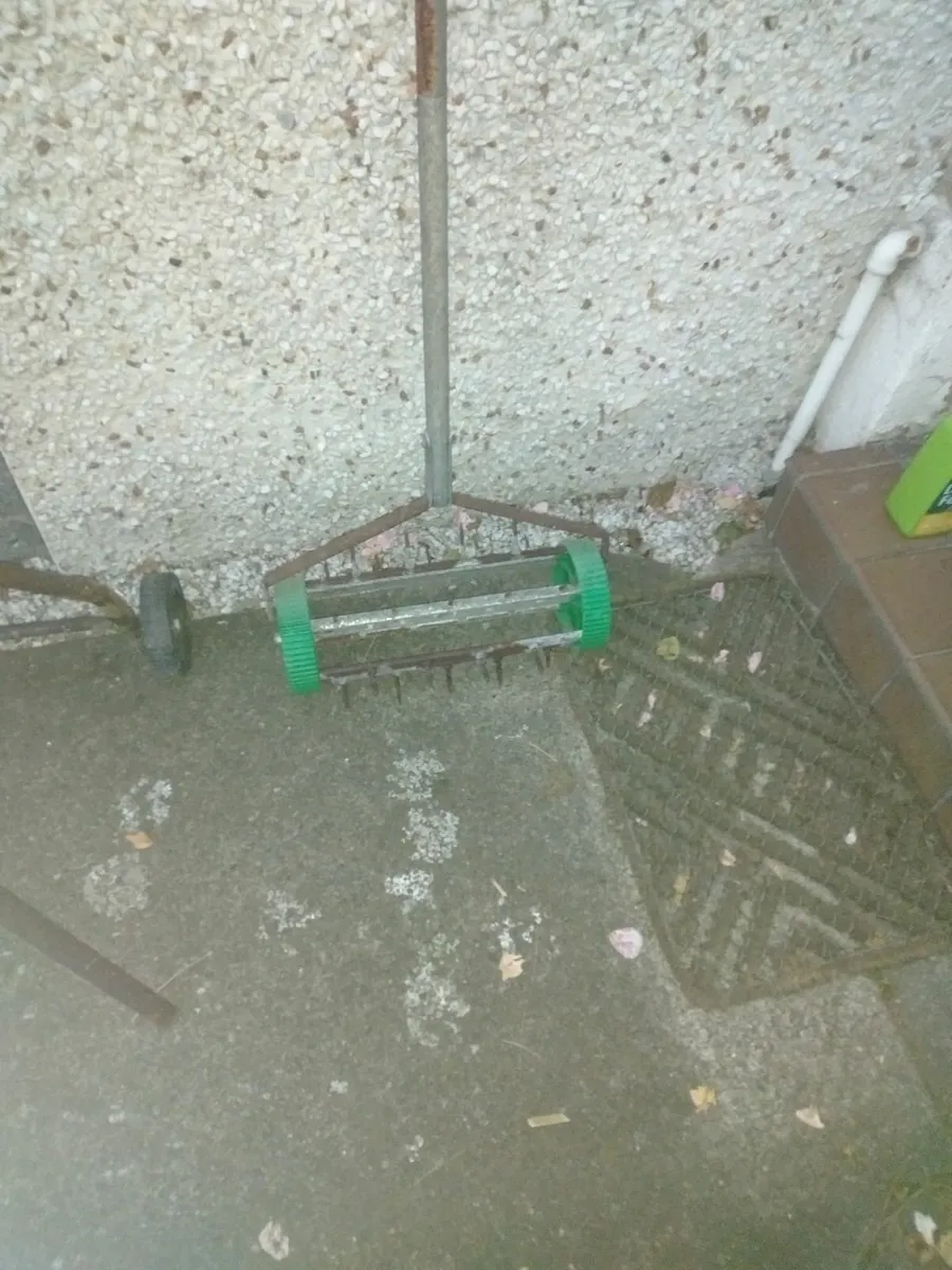 Bosch Lawn Raker / Scarifier - Image 2