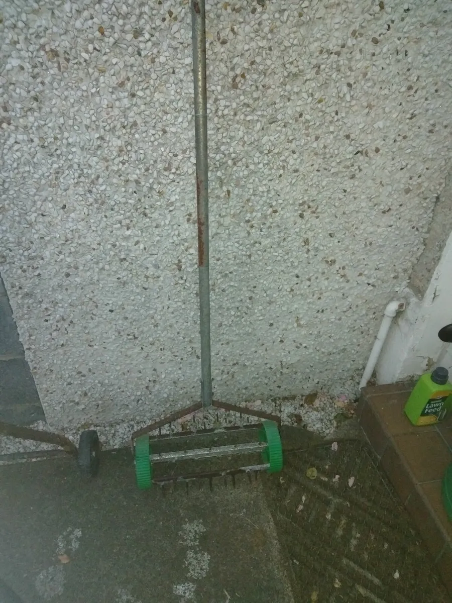 Bosch Lawn Raker / Scarifier - Image 4