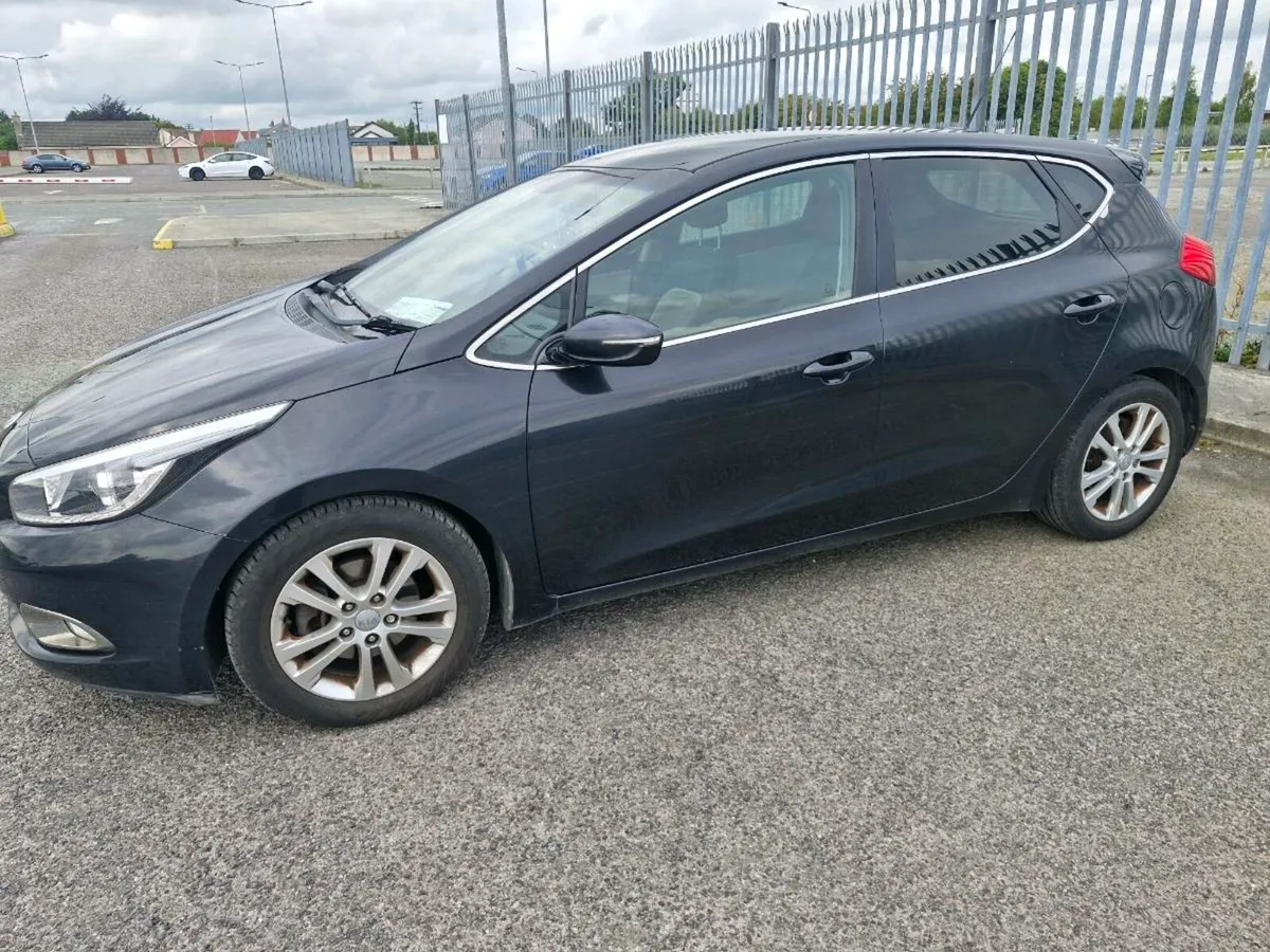 2013 KIA Ceed 3 High Spec & NCT passed July 25 - Image 1