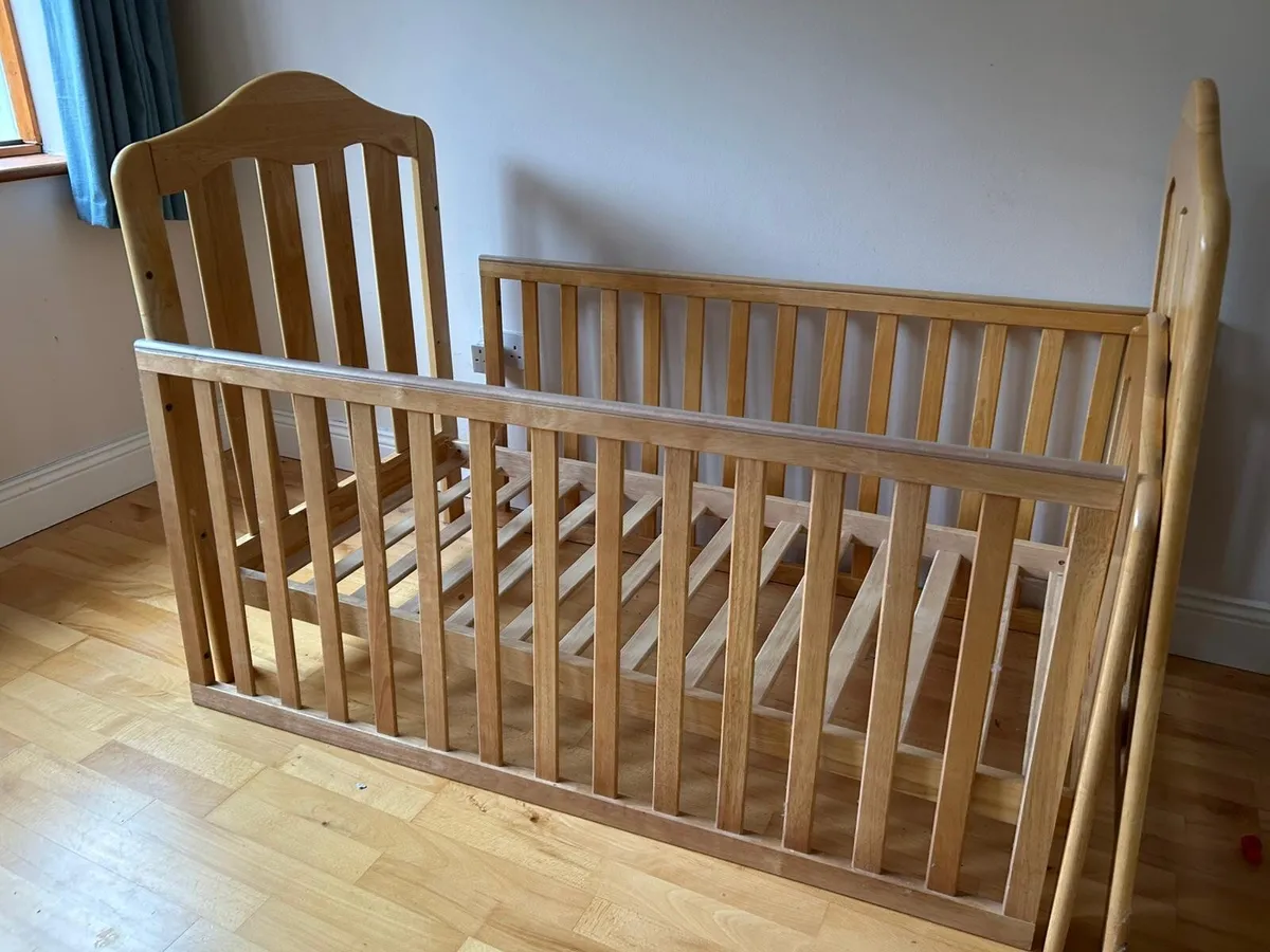Cot - Image 1