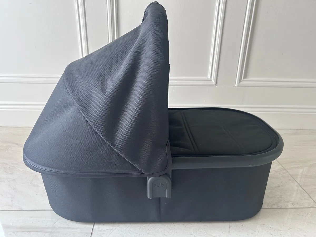 Uppababy carrycot-Black - Image 1