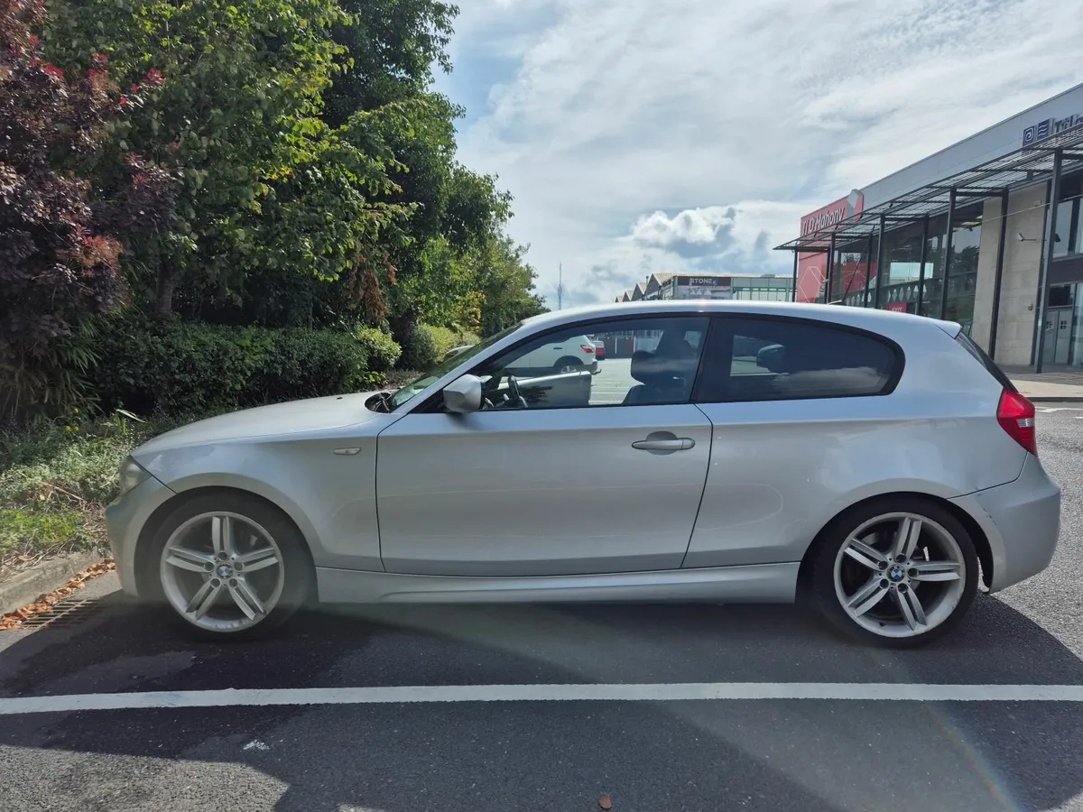 BMW 1-Series 2011 - Image 2