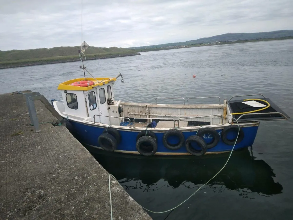 Fishing boat - Image 1